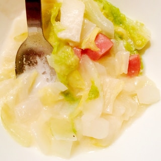 白菜と大根と玉ねぎとソーセージのクリーム煮